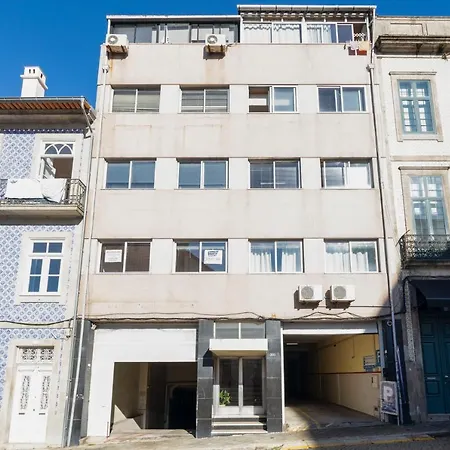 Travel & Live Bragas Porto