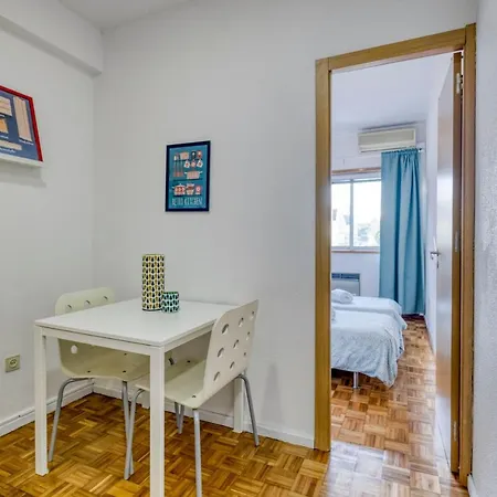 Travel & Live Bragas * Oporto