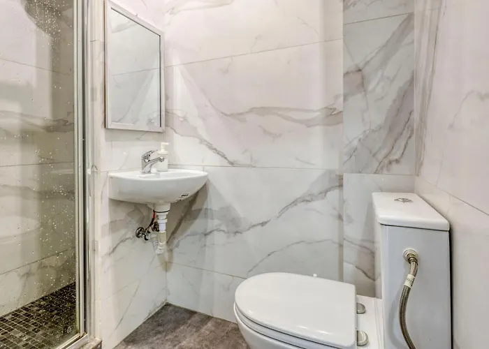 Travel & Live Bragas ポルト