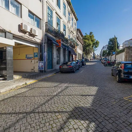 Travel & Live Bragas Porto